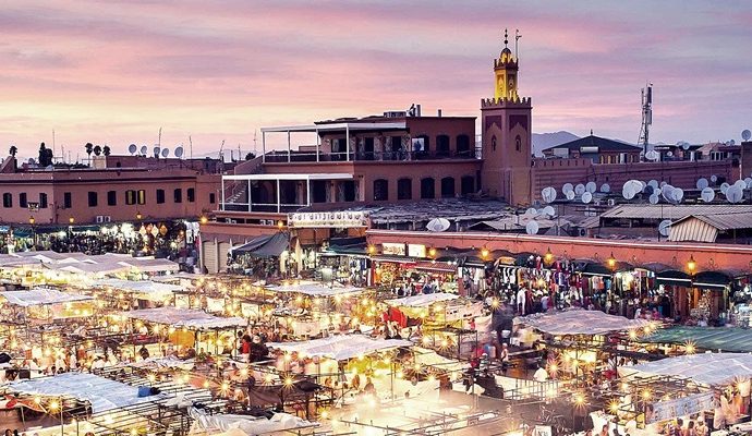 Magnifica vista de la hermosa y muy antigua ciudad de Marrakech, lugar de sultanes y príncipes de la edad antigua