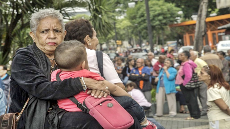 Los niños venezolanos quedan al cuidados de sus abuelos u otros parientes